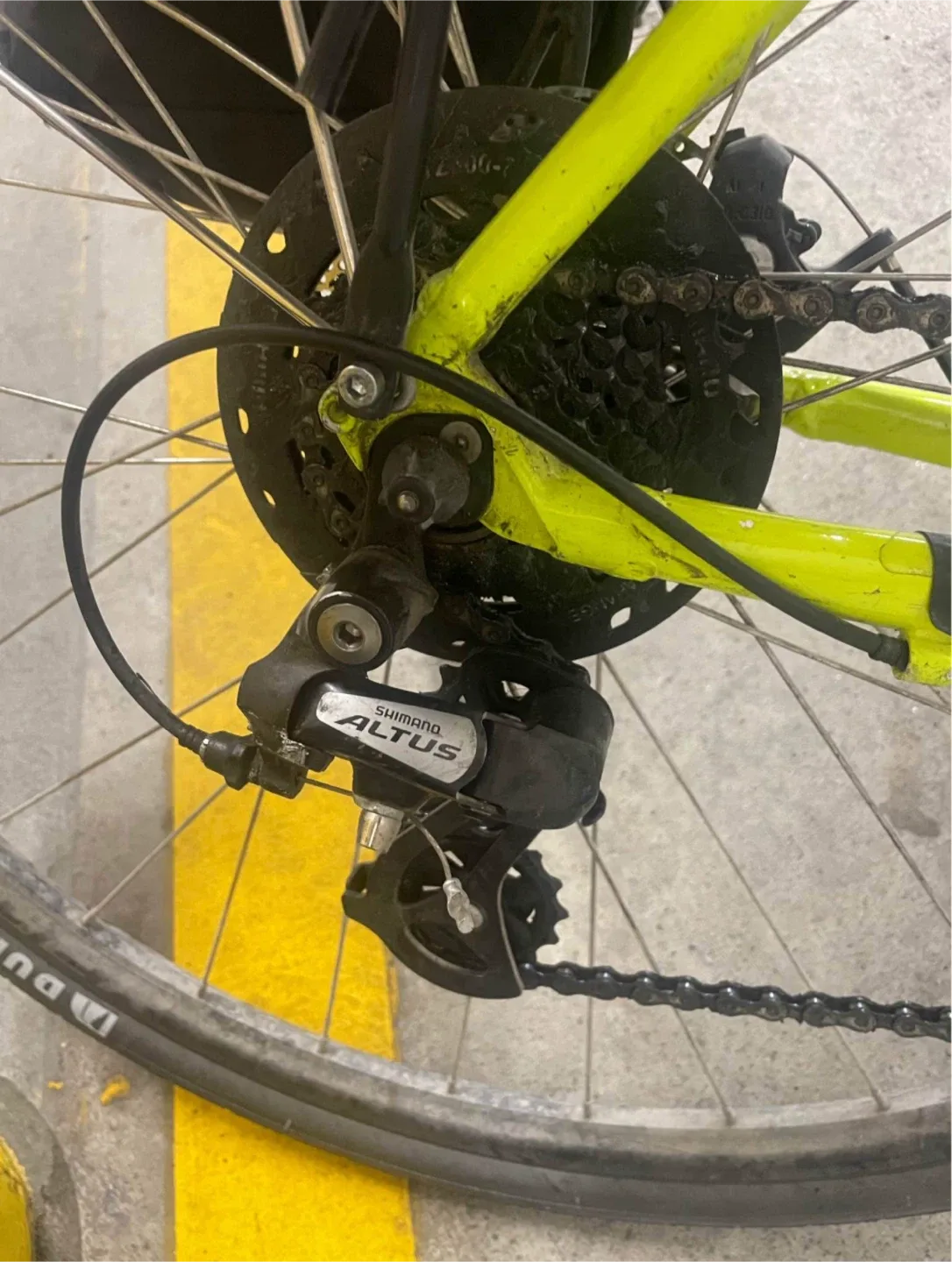 Trek Hybrid Bike - Neon Yellow image indicator(3)
