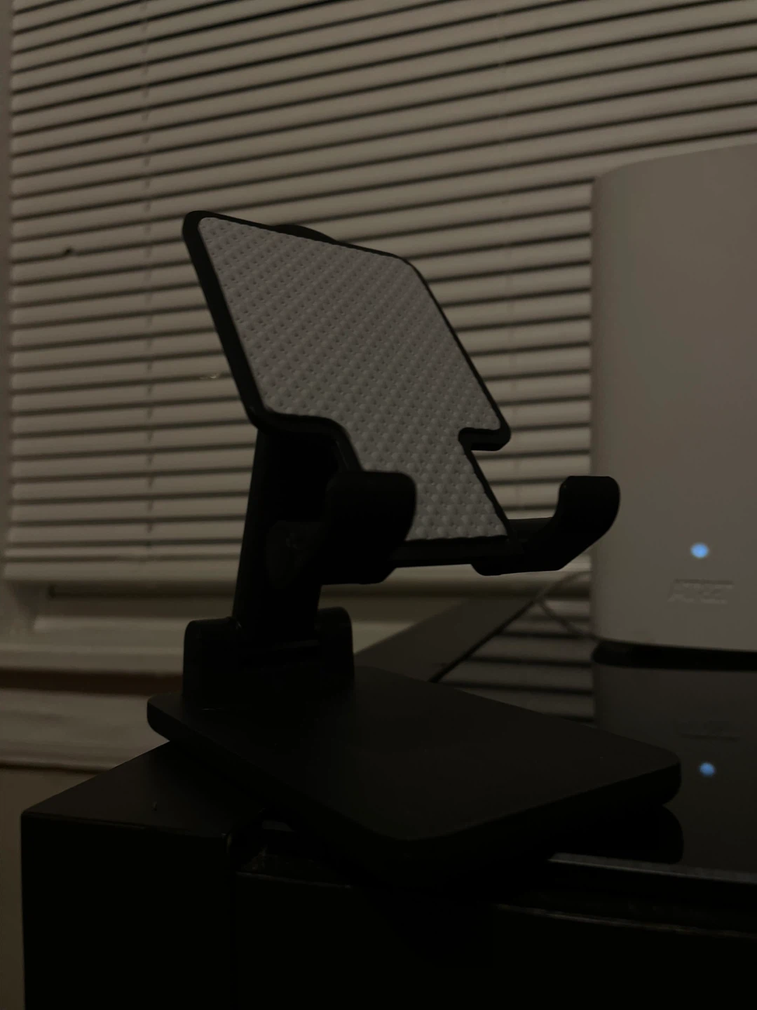 Adjustable Cell Phone Desk Stand - Black - photo 4