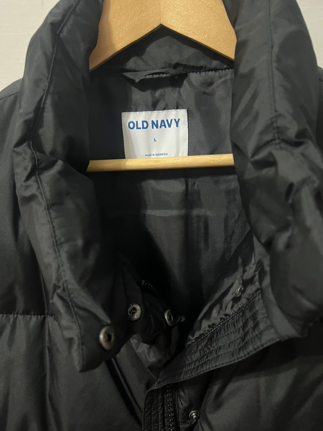 Old Navy Black Puffer Vest - Size L - photo 2