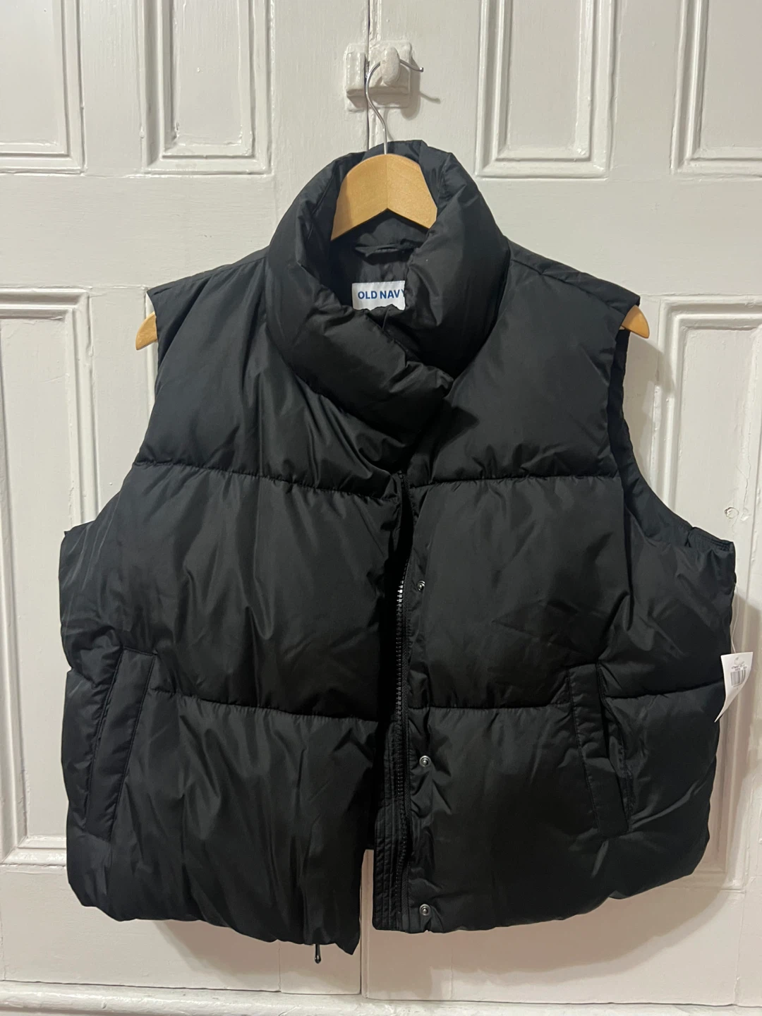 Old Navy Black Puffer Vest - Size L