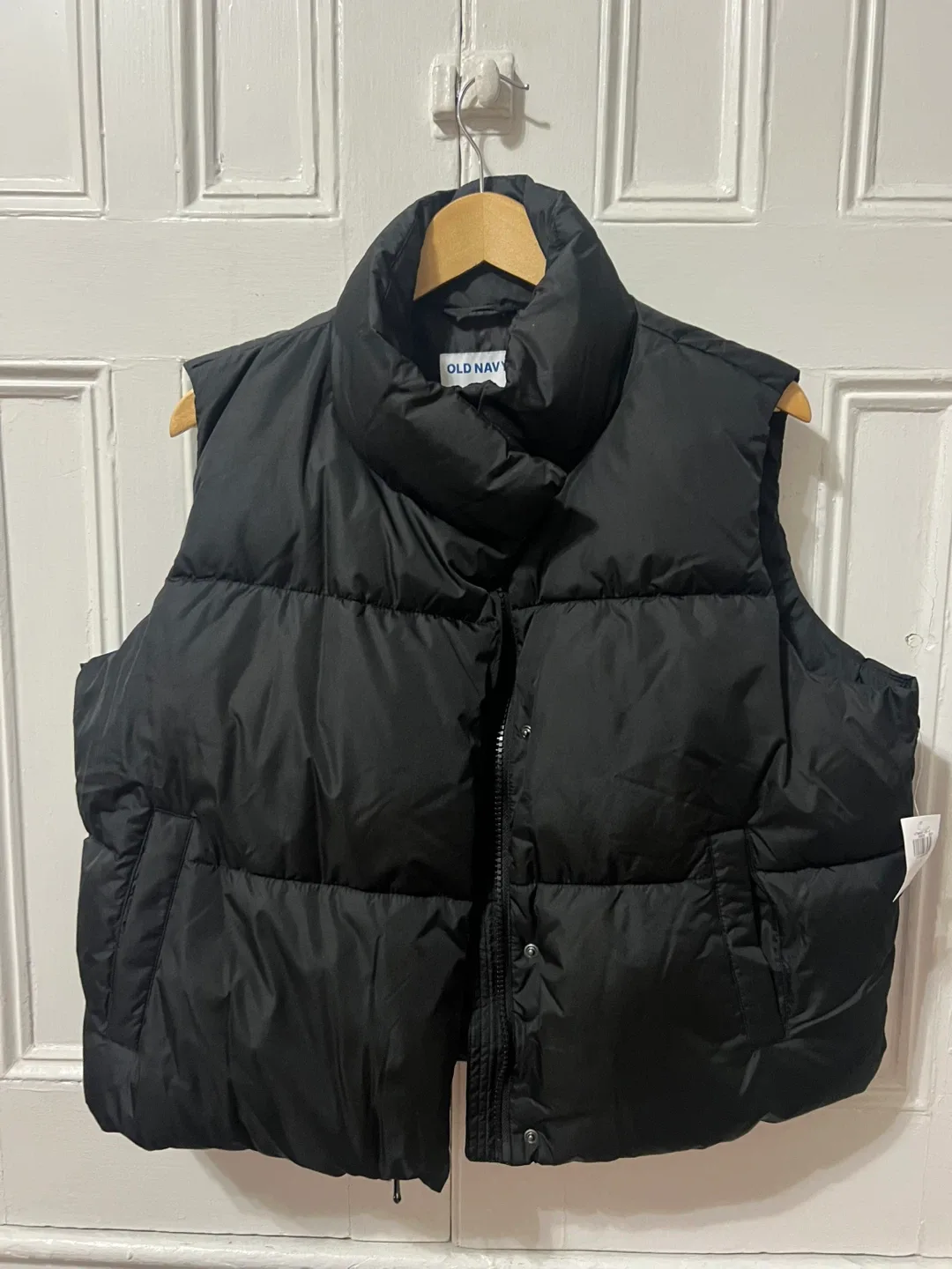 Old Navy Black Puffer Vest - Size L image indicator(4)