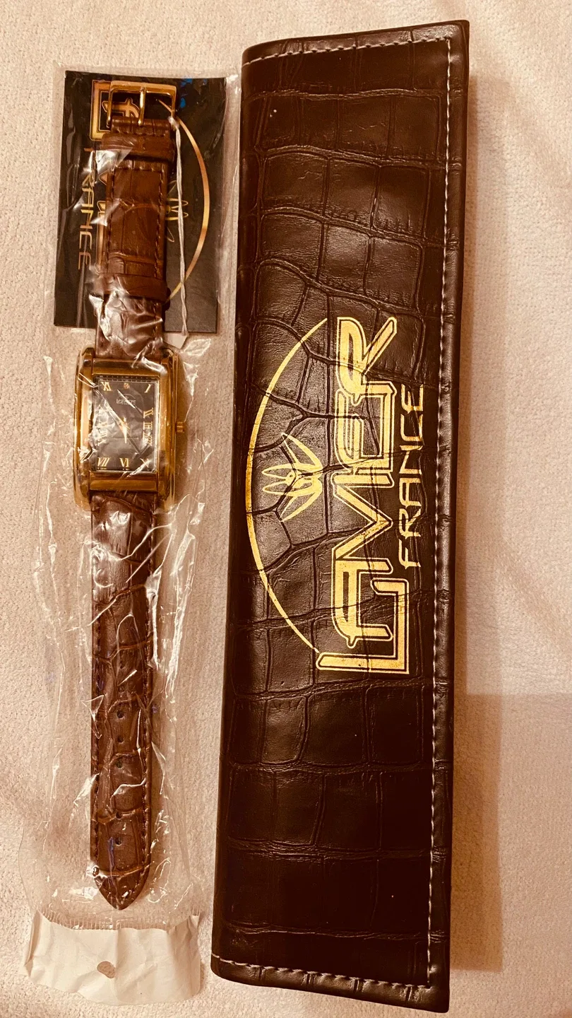 New LMVFR France Gold & Brown Leather Watch image indicator(3)