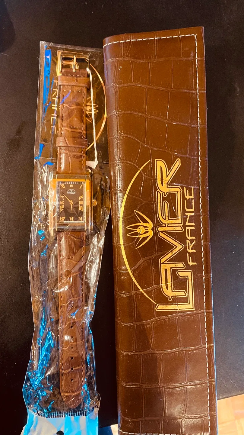 New LMVFR France Gold & Brown Leather Watch image indicator(4)