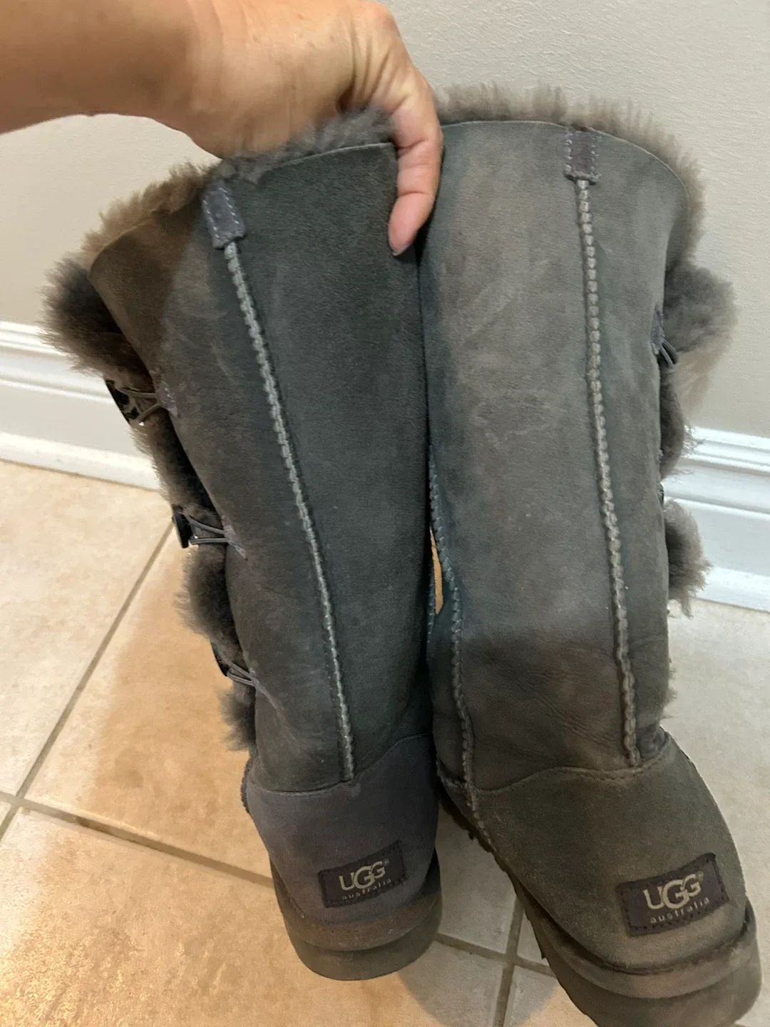 UGG Gray Boots - Size 9 image indicator(3)