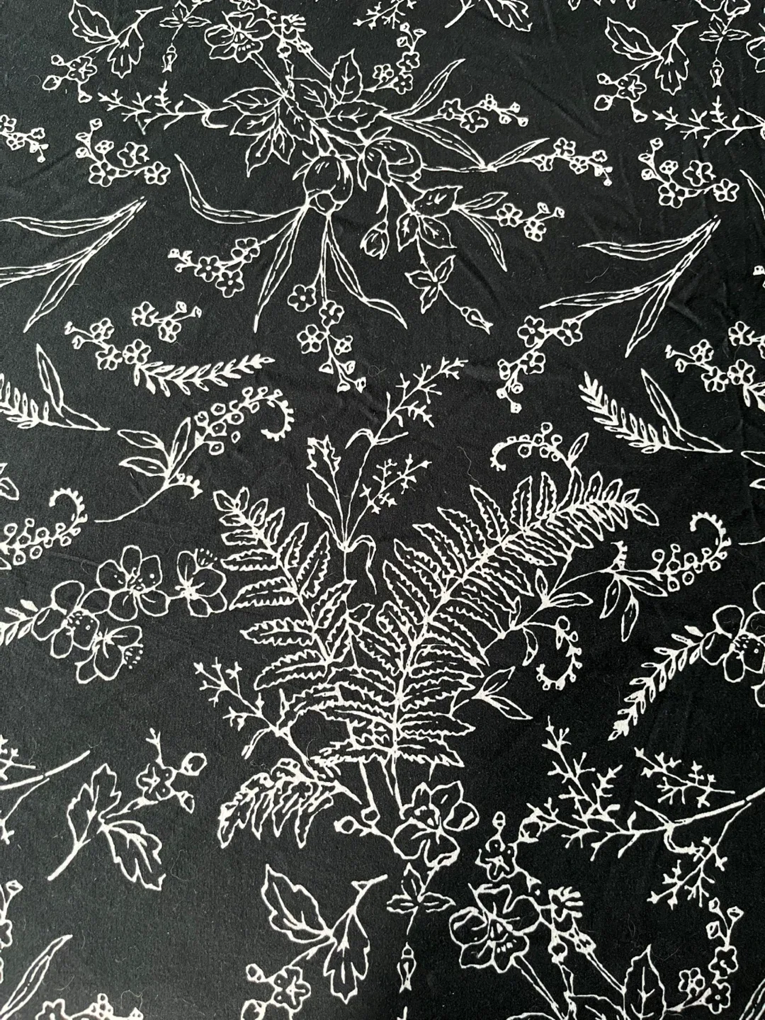 South Shore Fine Linens Duvetcover in a King Size image indicator(3)