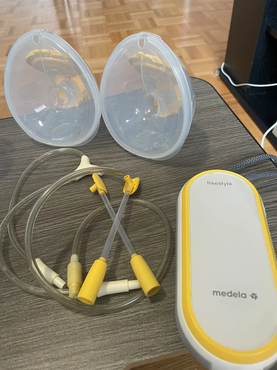 Medela Freestyle Hands-free Breast Pump - Complete Set image indicator(9)