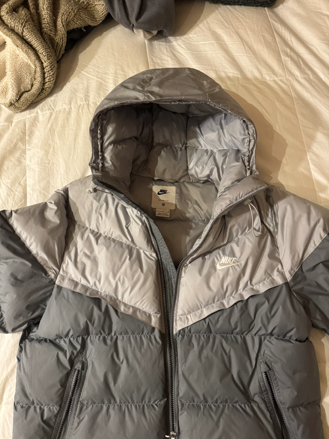Nike Grey Two-Tone Puffer Jacket (Size L) - photo 3
