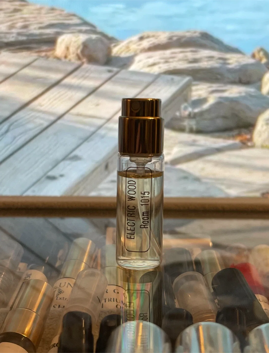 Room 1015- Electric Wood (5 mL) thumbnail