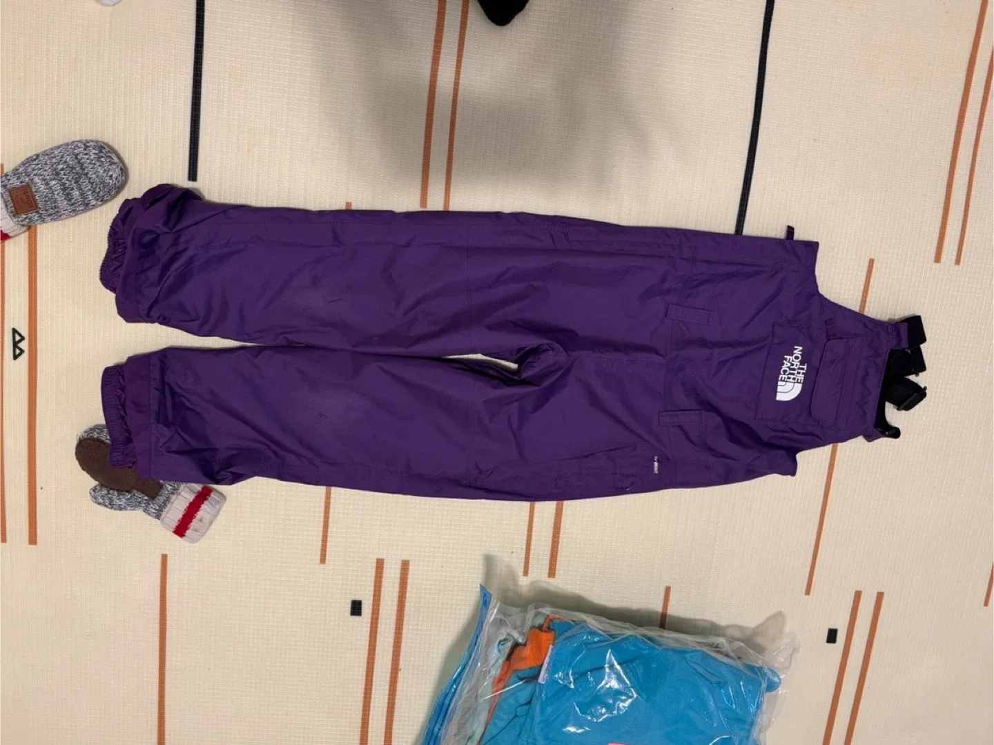 The North Face Purple Snowsuit Set - Size M/M age 7-8 image indicator(5)