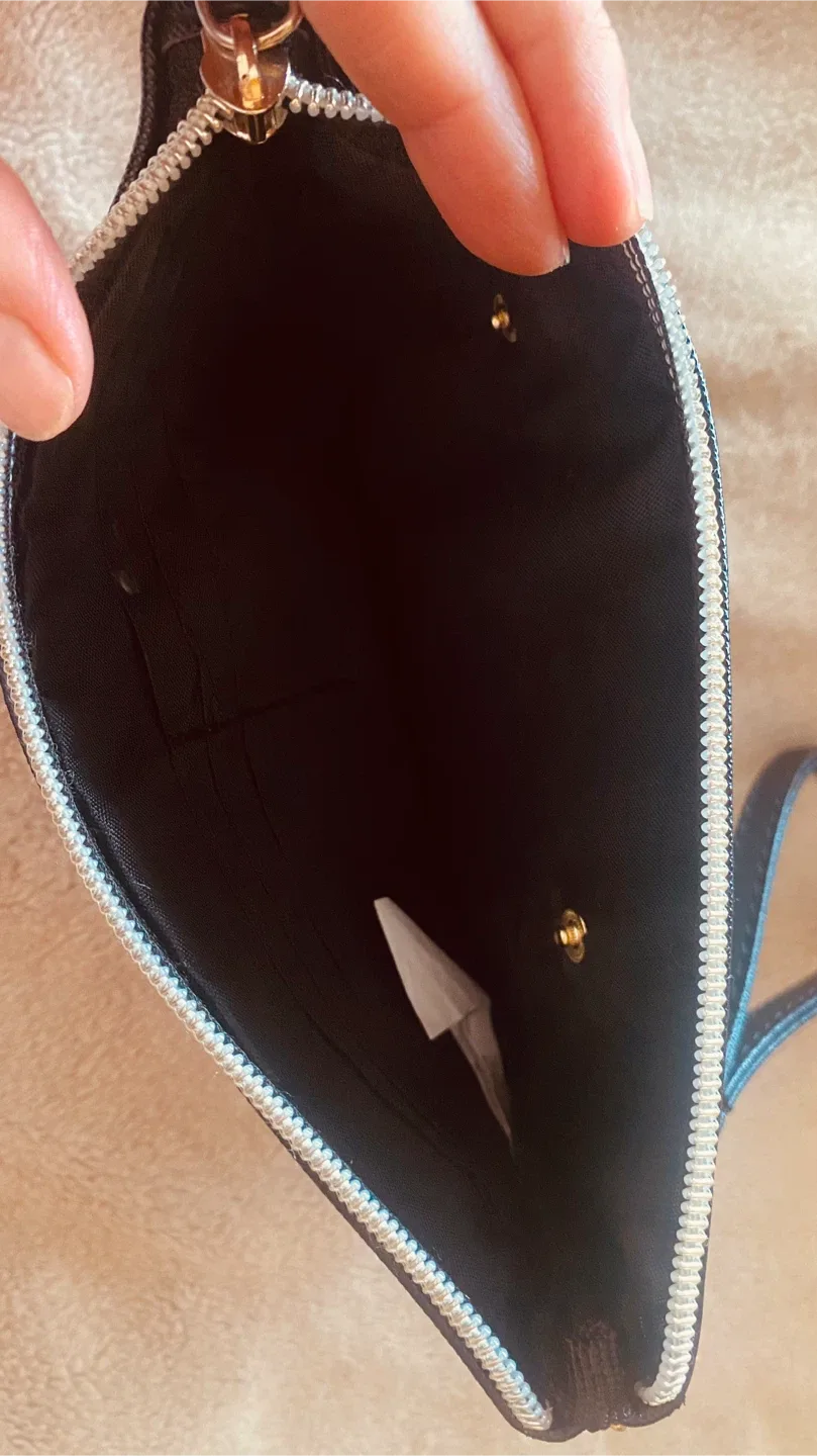 Black Wristlet Clutch image indicator(3)