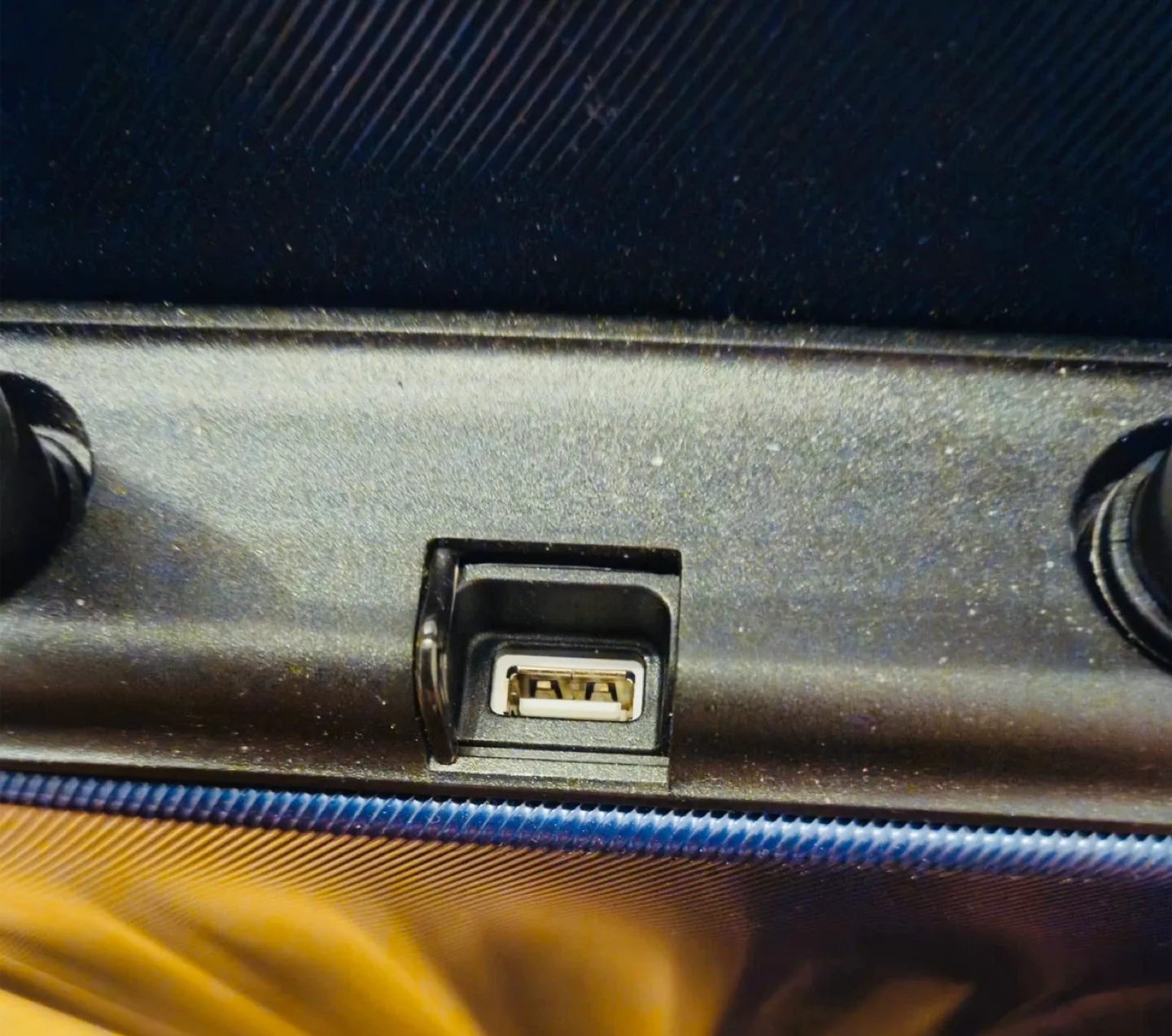 22” Ricardo Beverly Hills Blue Carry-On Suitcase image indicator(3)