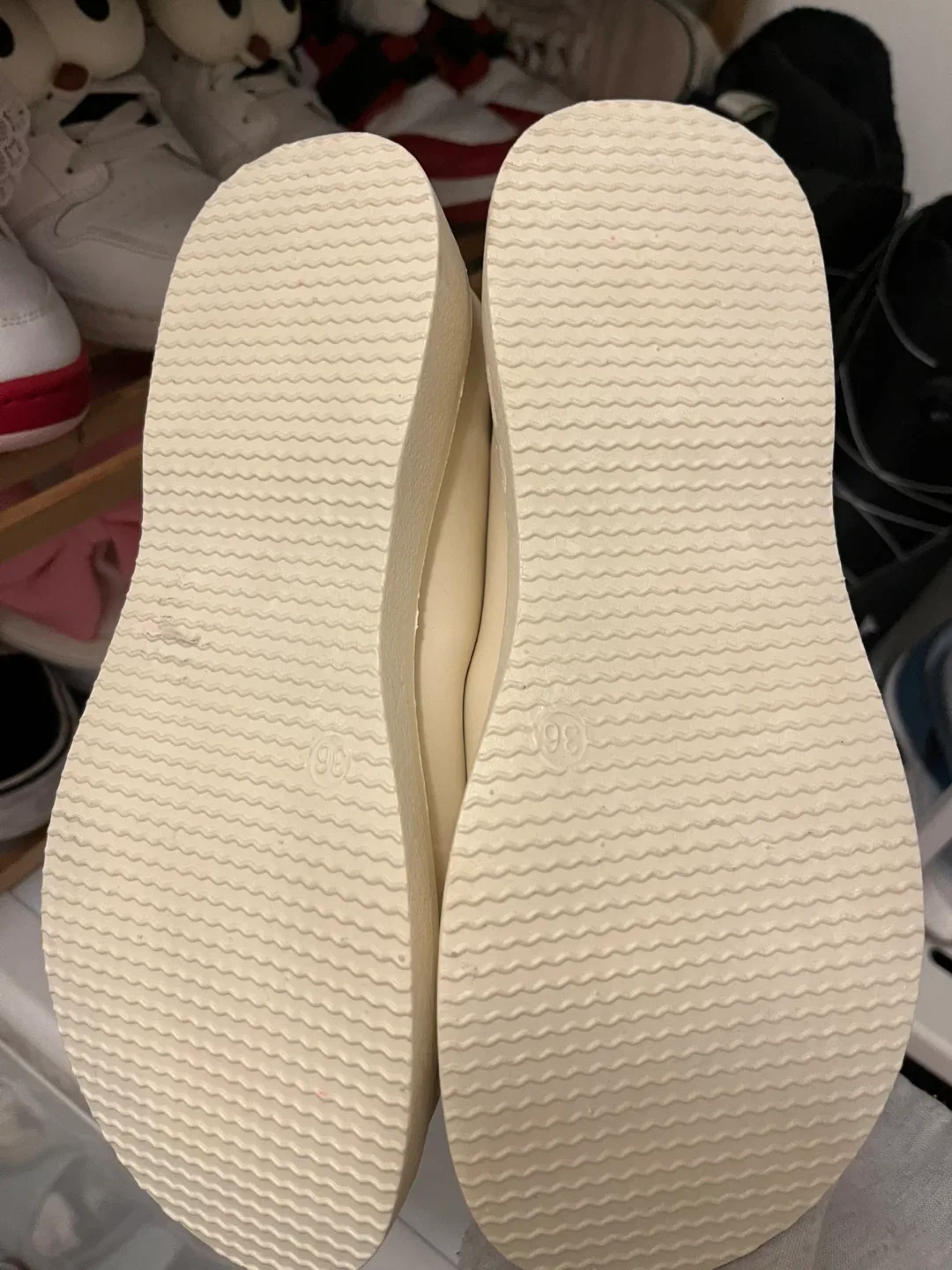 Cream Bow Flats with Pearl Detail image indicator(2)