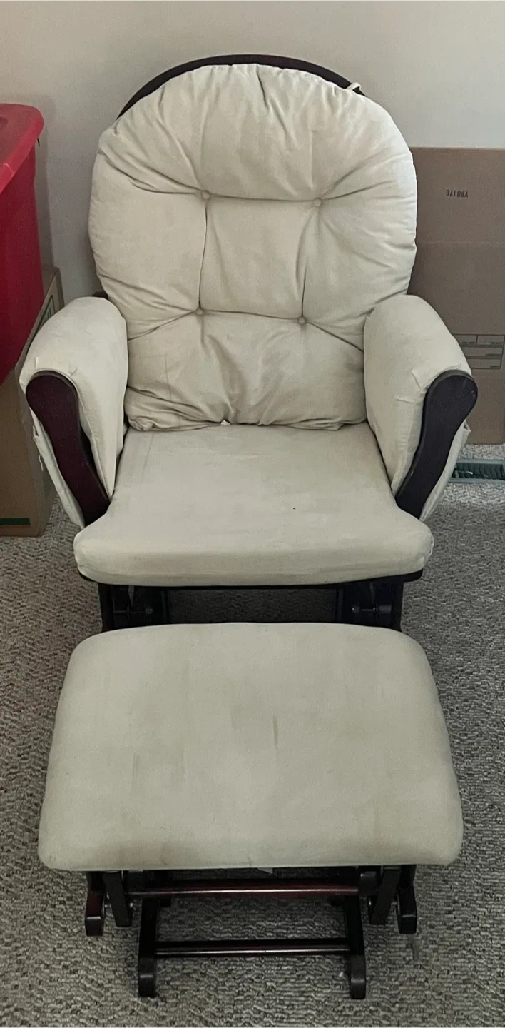 Glider Rocking Chair with Ottoman image indicator(3)