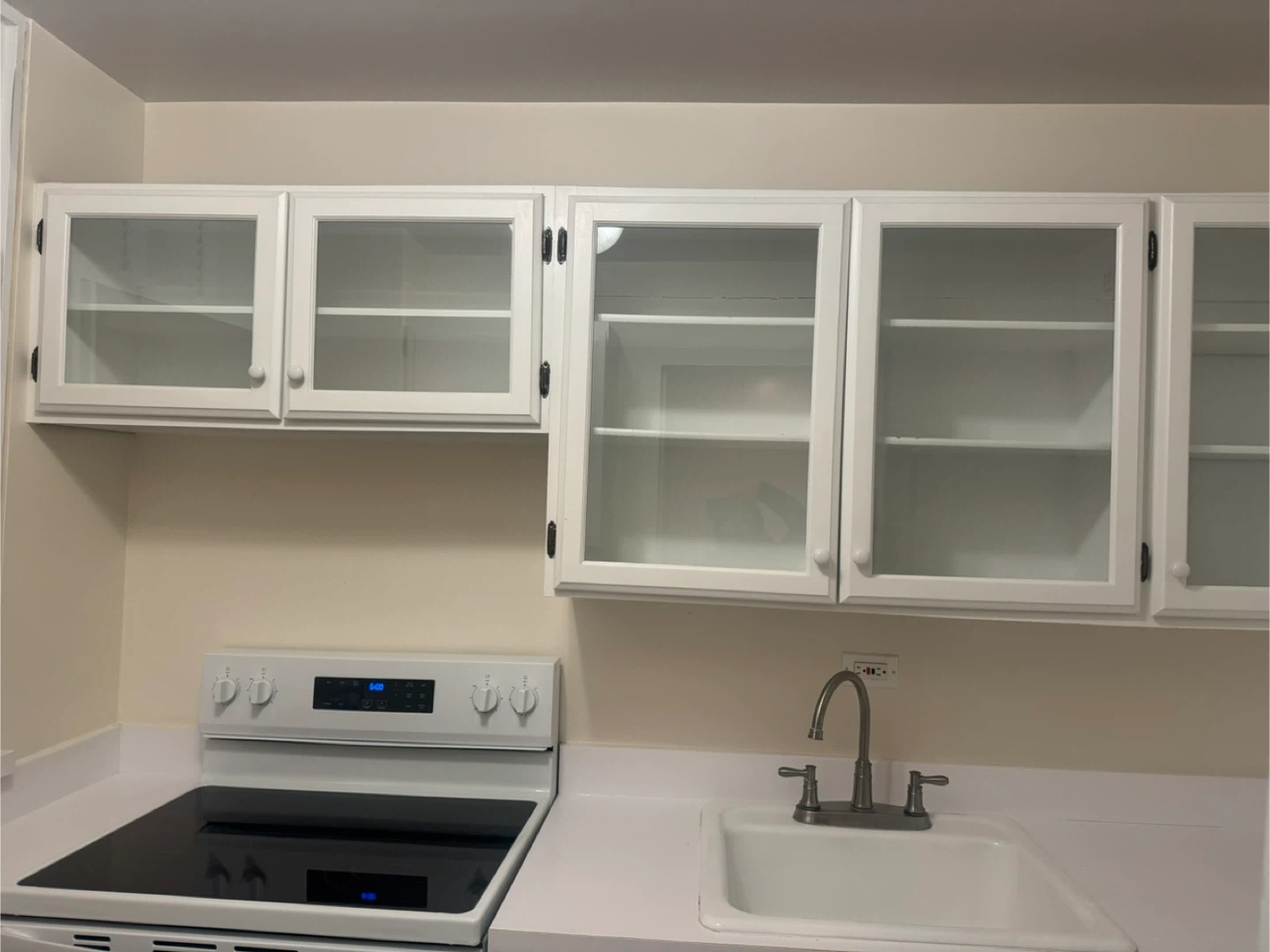Kitchen Cabinets - White