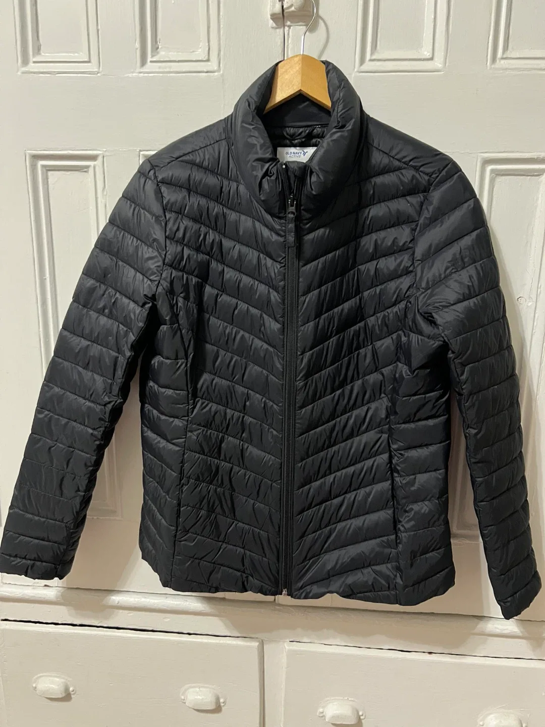 Old Navy Active Black Puffer Jacket - Size L thumbnail