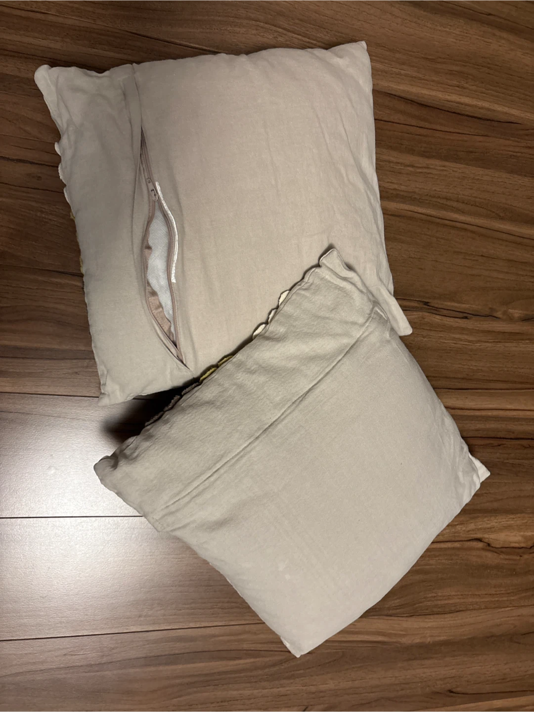 EQ3 linen throw pillows with felt embroidery - photo 2