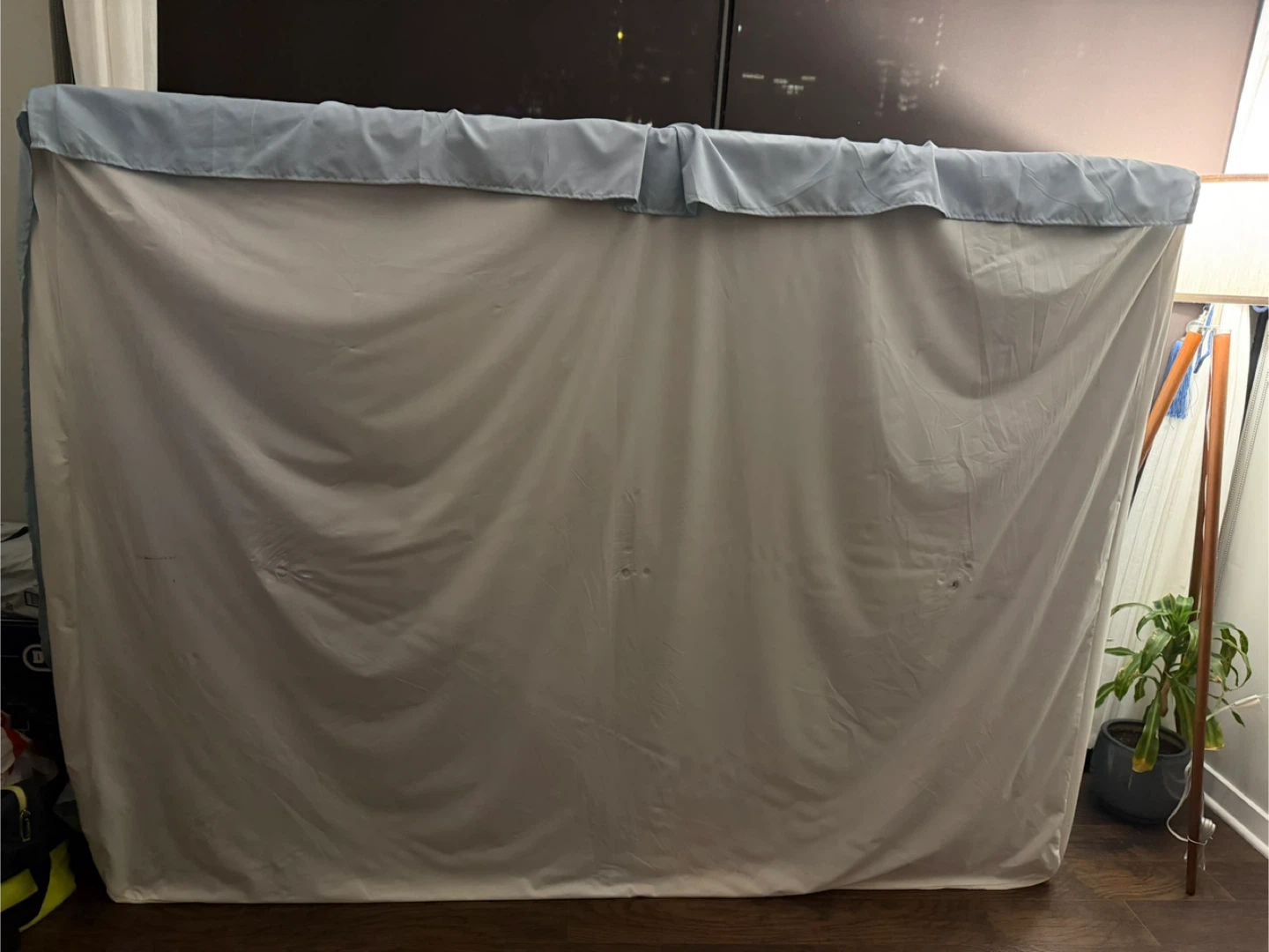 Free - queen bed box spring