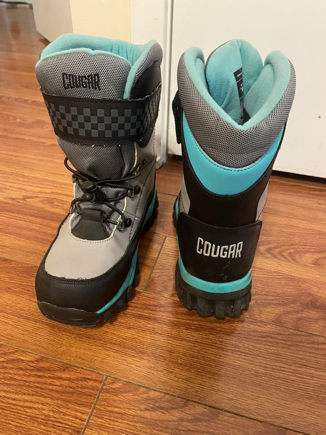 Cougar Waterproof Winter Boots - Size 4 (US)