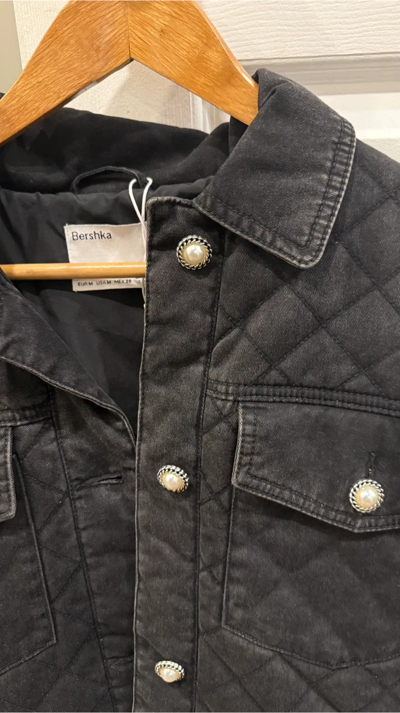 Bershka Black Quilted Jacket - Size M image indicator(3)