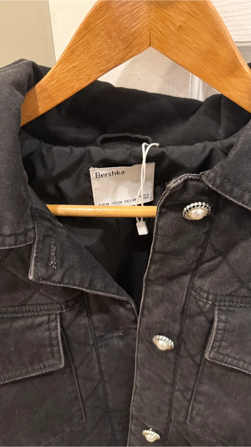 Bershka Black Quilted Jacket - Size M image indicator(2)