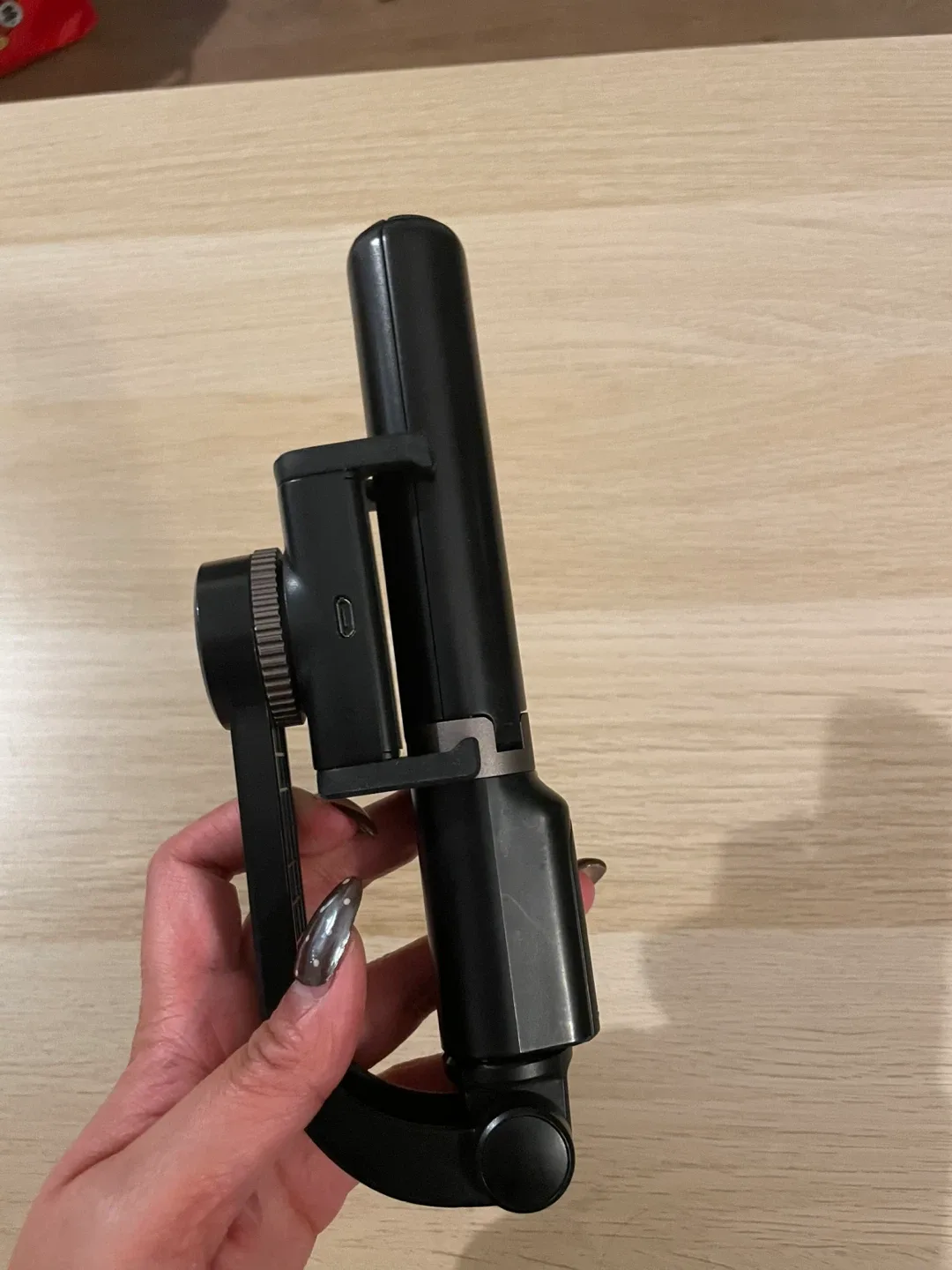 MOMAX Selfie Tripod Stabilizer- Black image indicator(3)