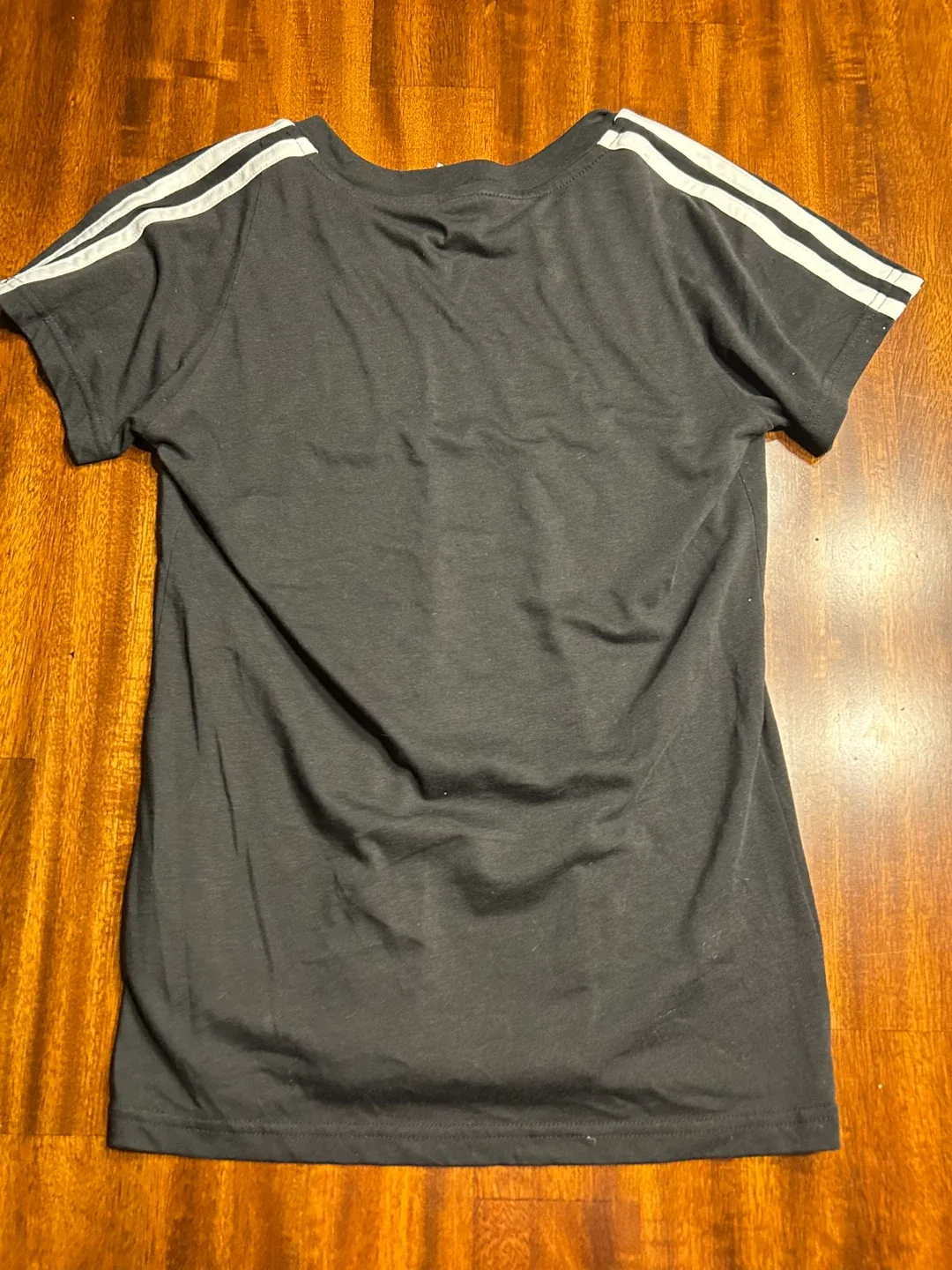 Adidas Women's T-Shirt - Size XS image indicator(3)