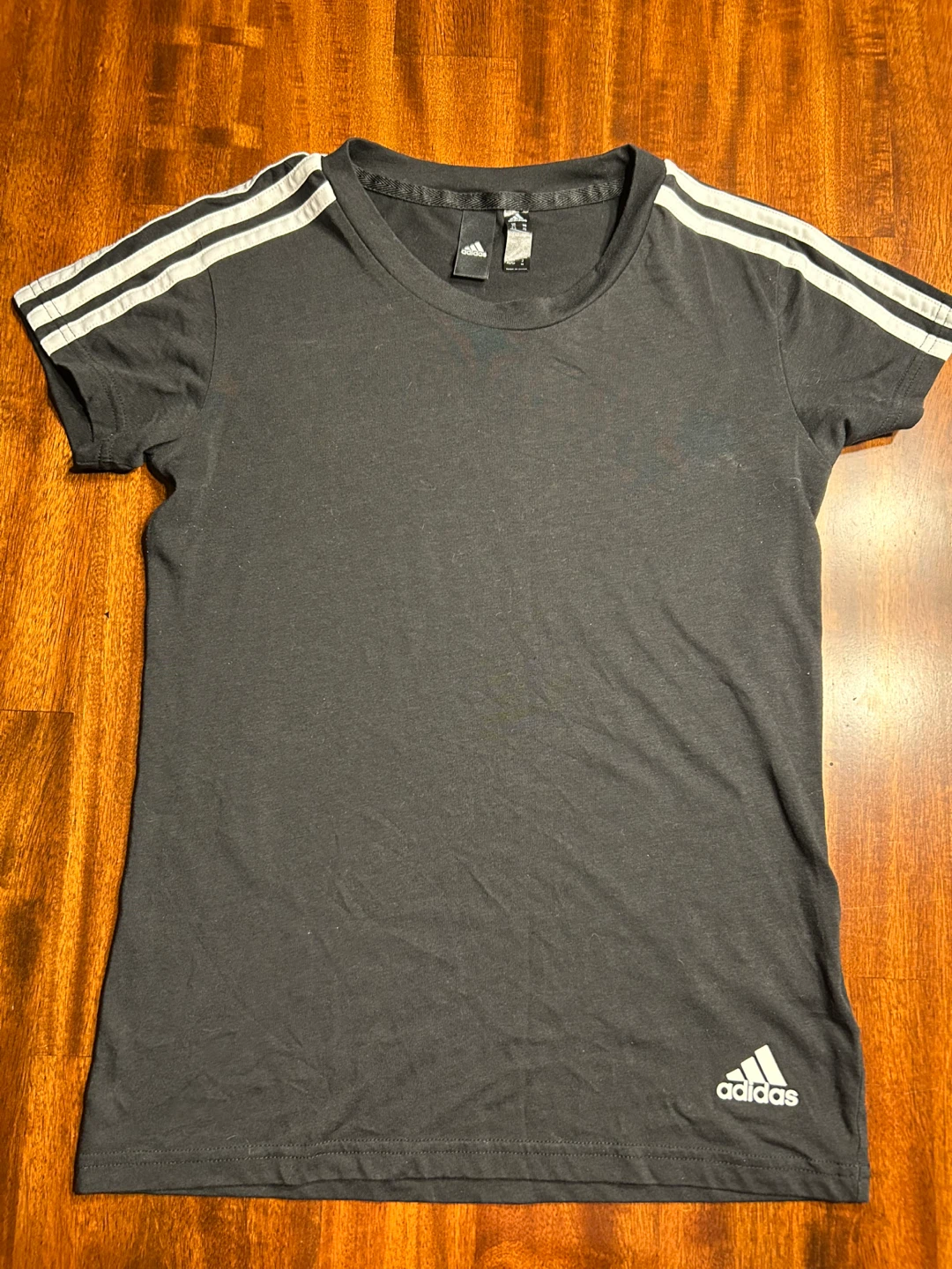 Adidas Women's T-Shirt - Size XS