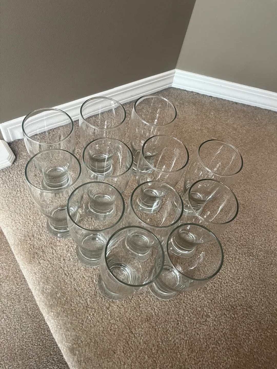 Set of 12 Beer Glasses image indicator(2)
