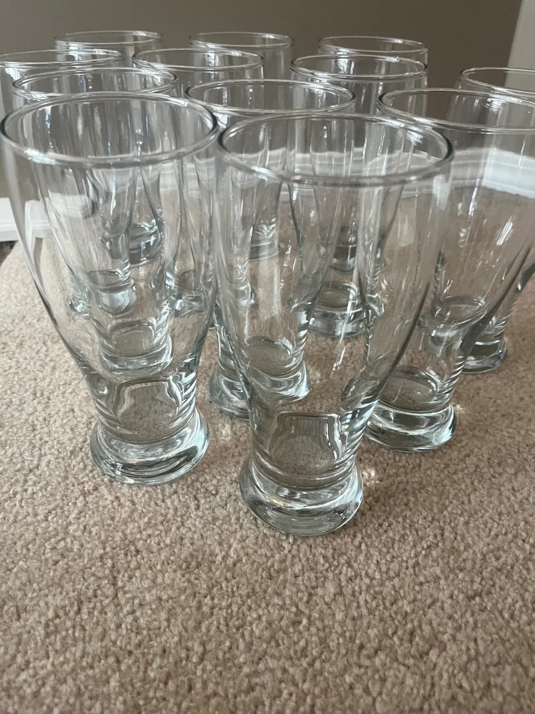 Set of 12 Beer Glasses image indicator(3)