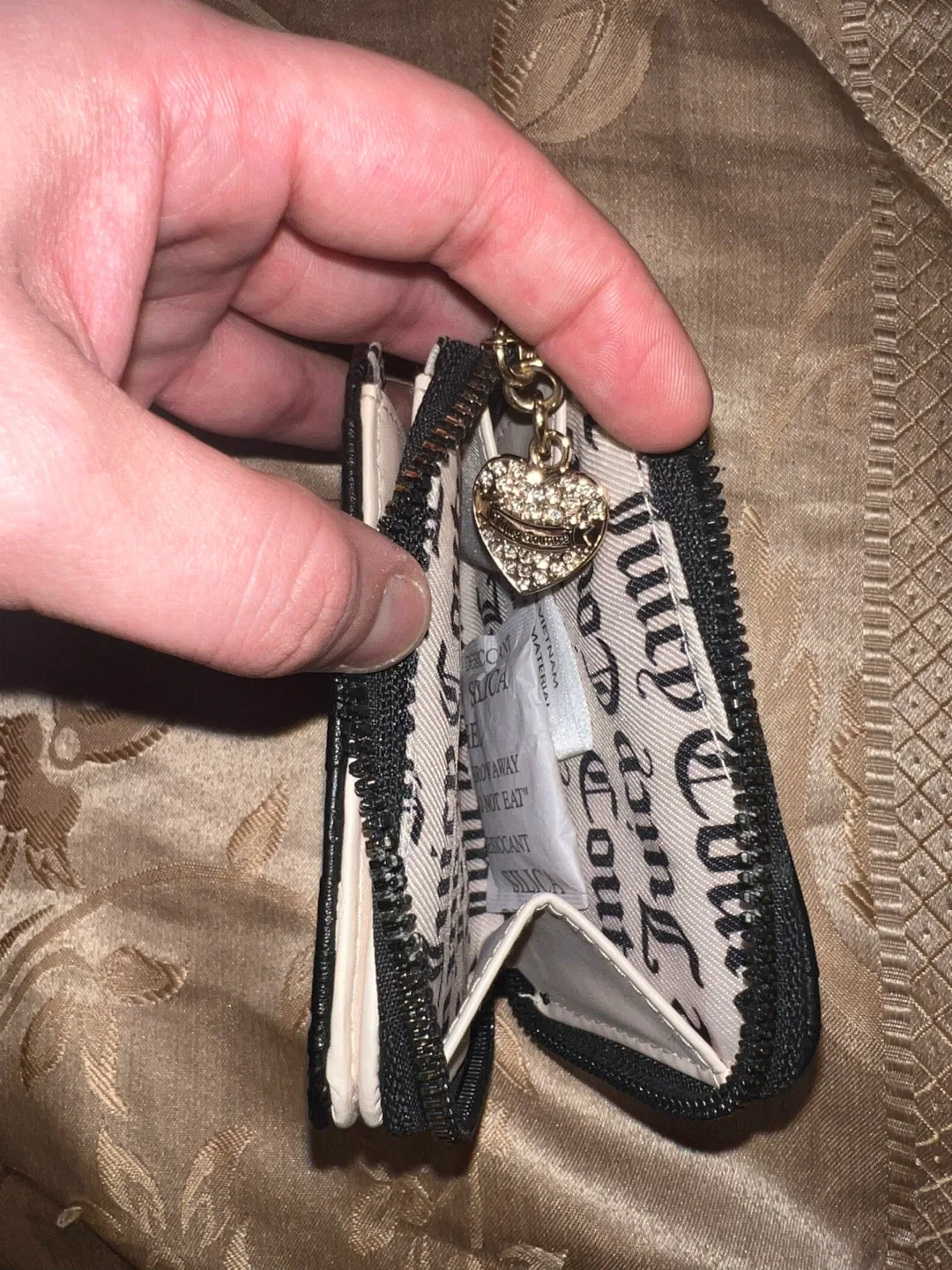 NEW Juicy Couture Wallet image indicator(4)