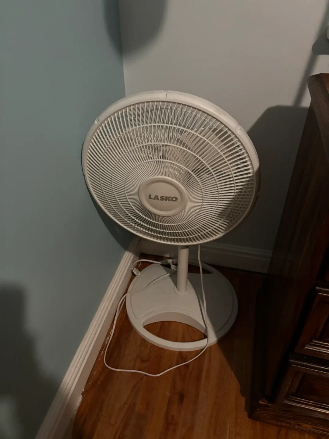 Lasko White Stand Fan thumbnail
