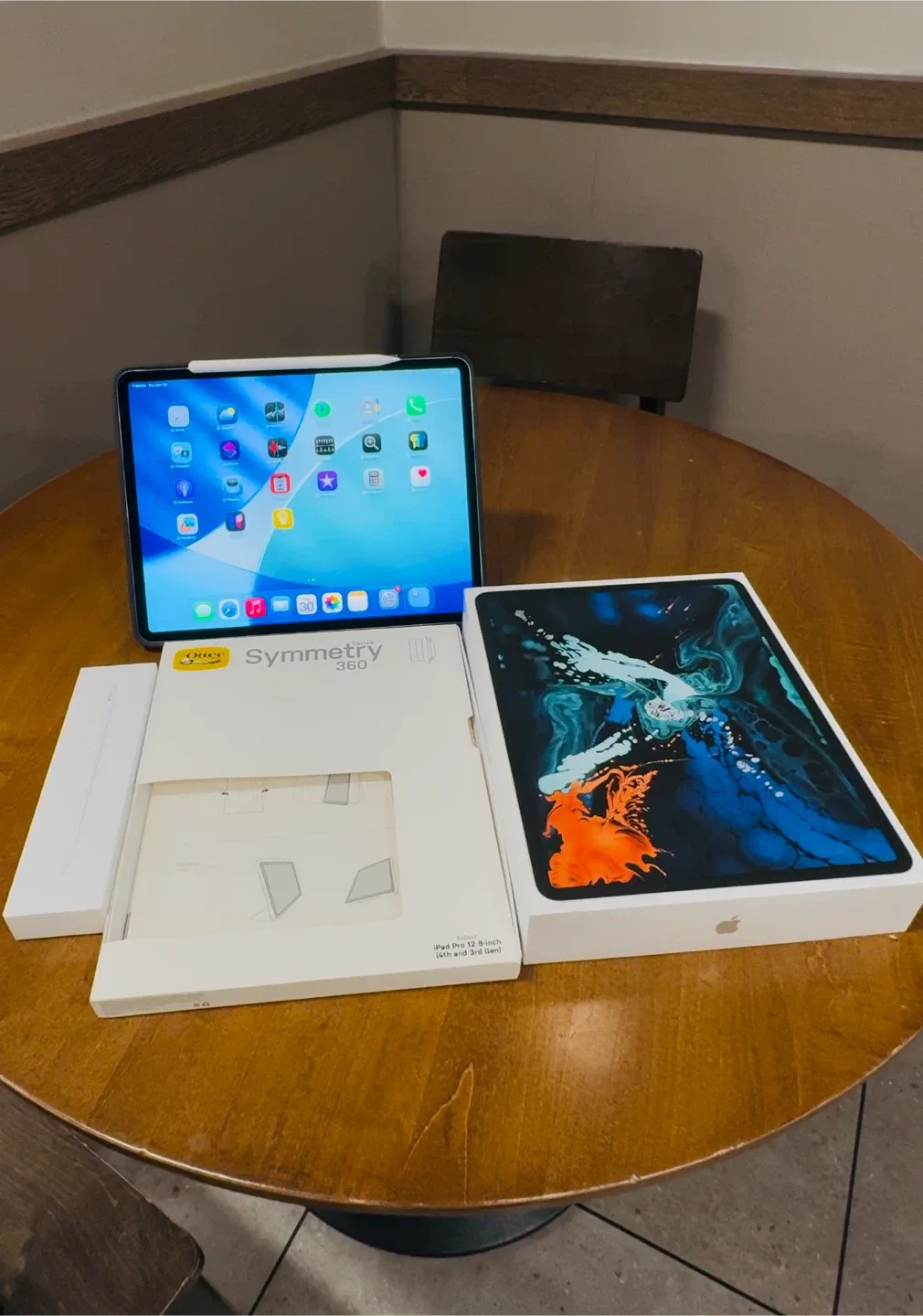 IPAD PRO 12.9inch 512gb Cellular with Apple pencil thumbnail