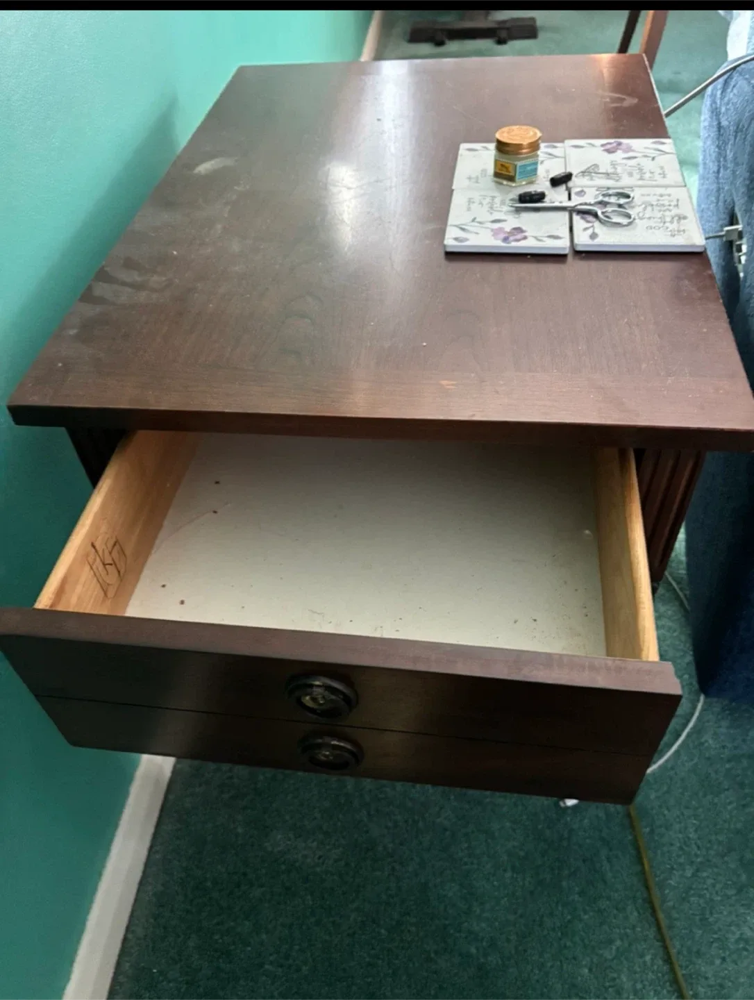 Wooden Desk with Drawers image indicator(2)