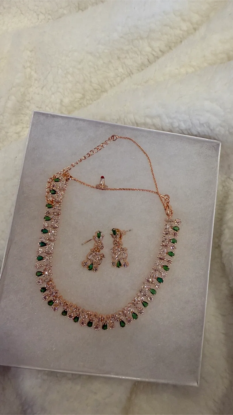 Necklace and Earring Set - Rose Gold & Emerald image indicator(2)