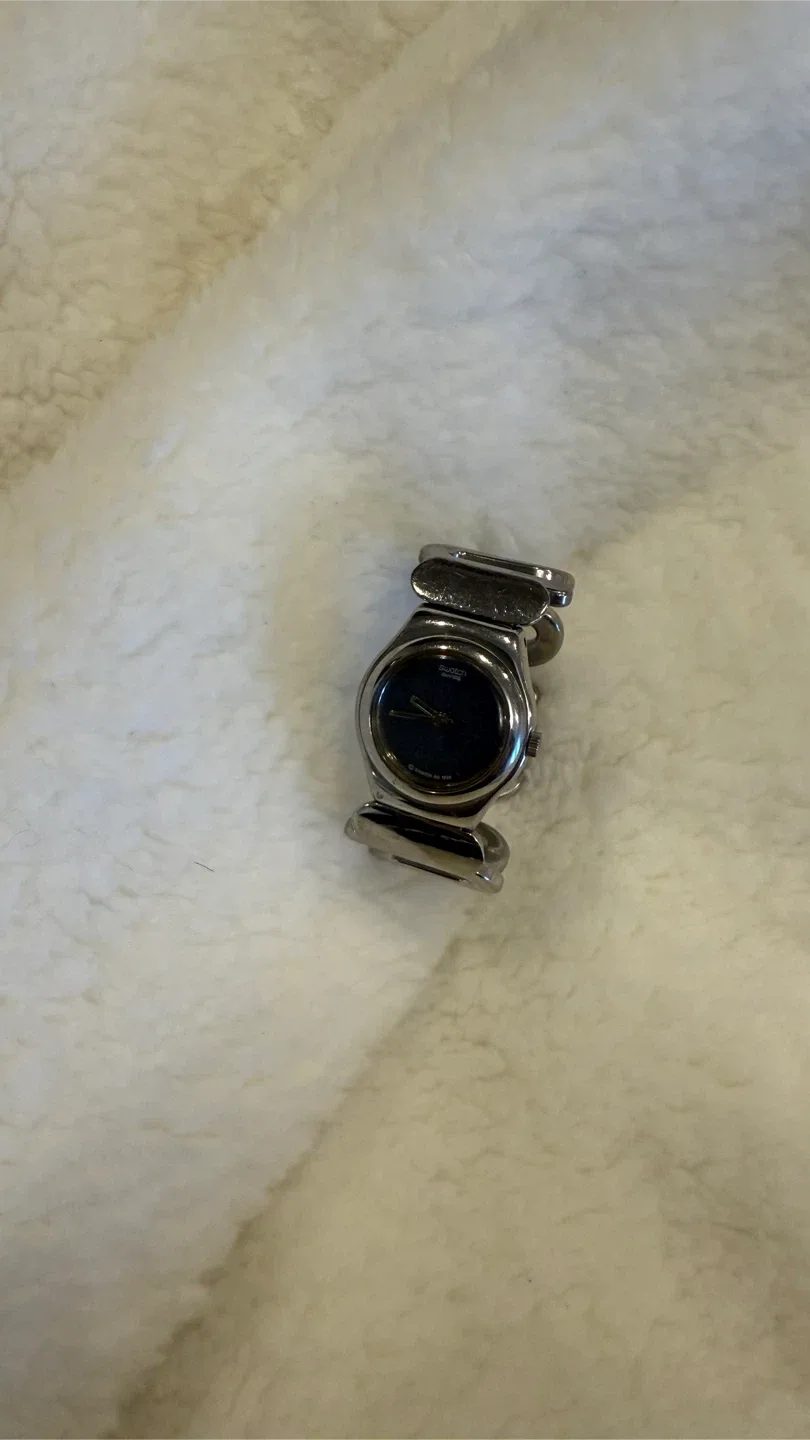 Swatch Watch Silver Tone image indicator(4)