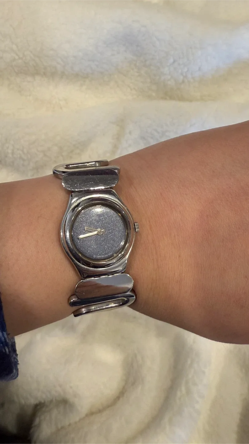 Swatch Watch Silver Tone image indicator(2)