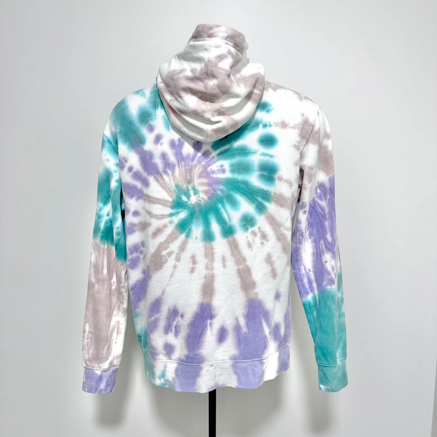 Men’s Kolby tie die winter hoodie image indicator(3)