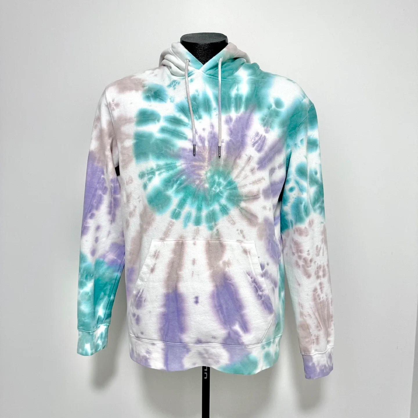 Men’s Kolby tie die winter hoodie thumbnail