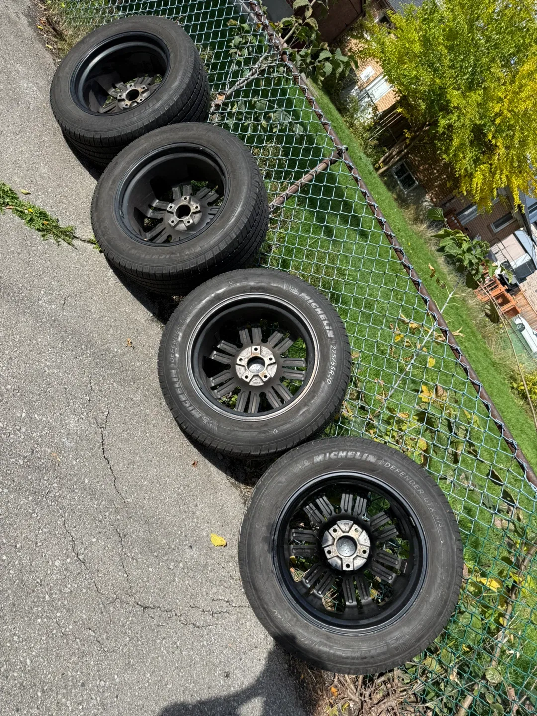 27555R20 Set of 4 Moto Metal Wheels with Michelin Defender Tire image indicator(8)