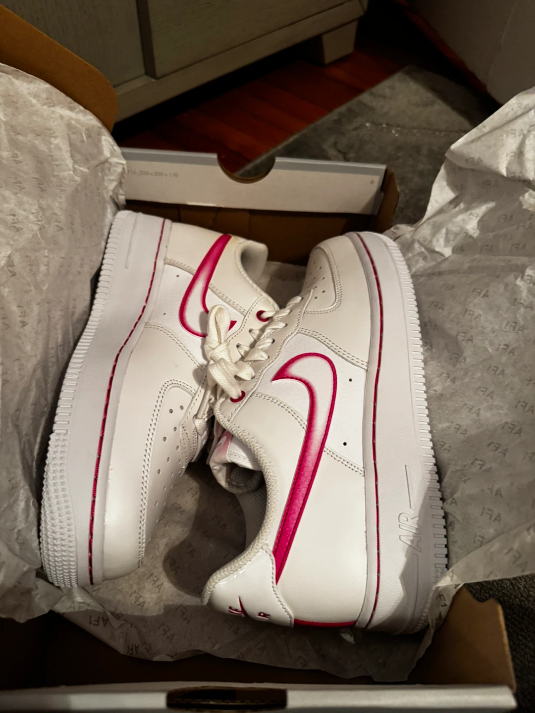Nike Air Force 1 Low White/Pink Size 8