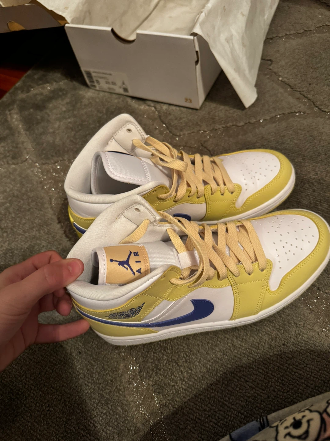 Nike Air Jordan 1 Mid Lemon Yellow/White, US 8 - photo 2