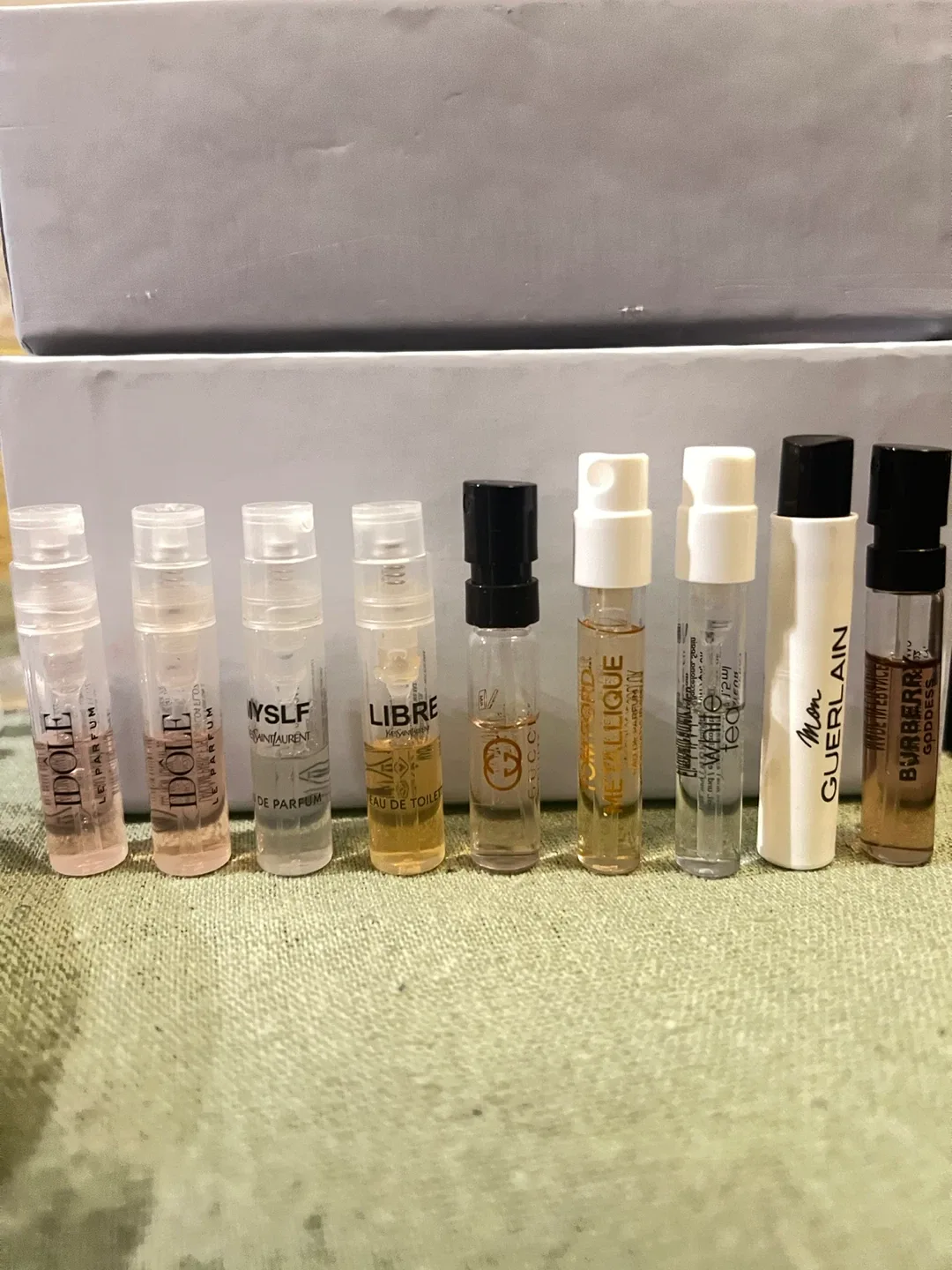 Perfume Samples Gucci Tom Ford Versace YSL Burberry Lancôme image indicator(2)
