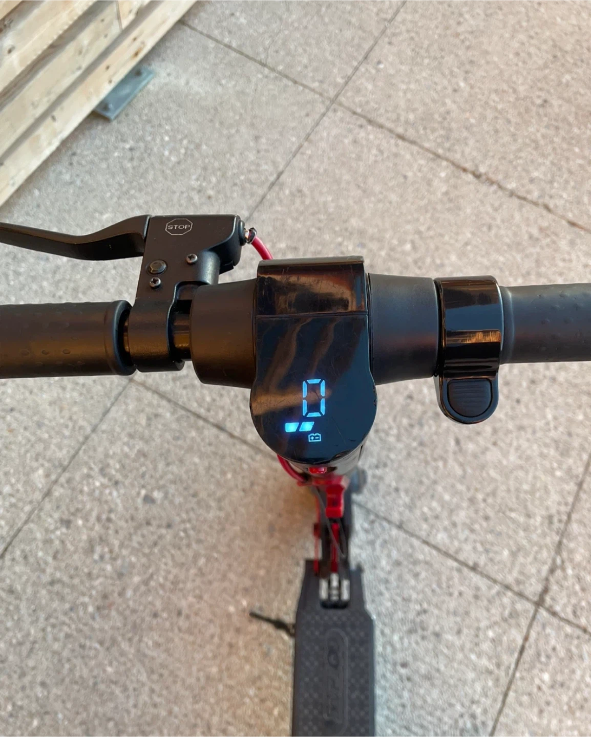 Gotrax electric scooter - photo 4