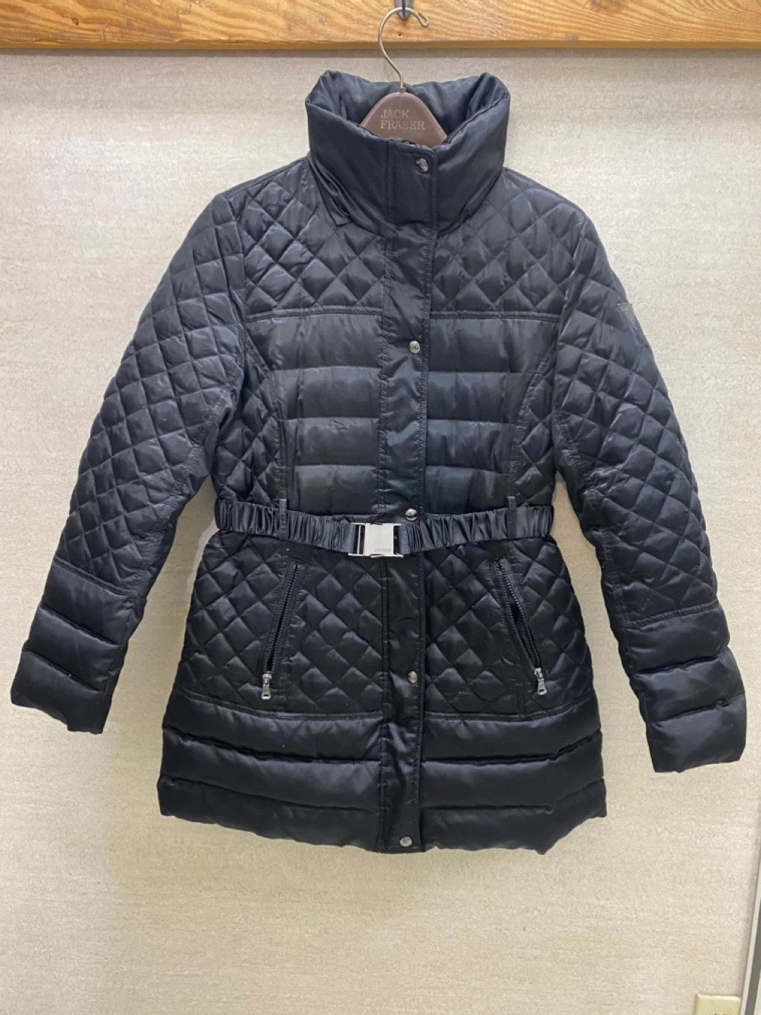 GUESS Quilted Puffer Jacket w/ Belt Size - L - photo 2
