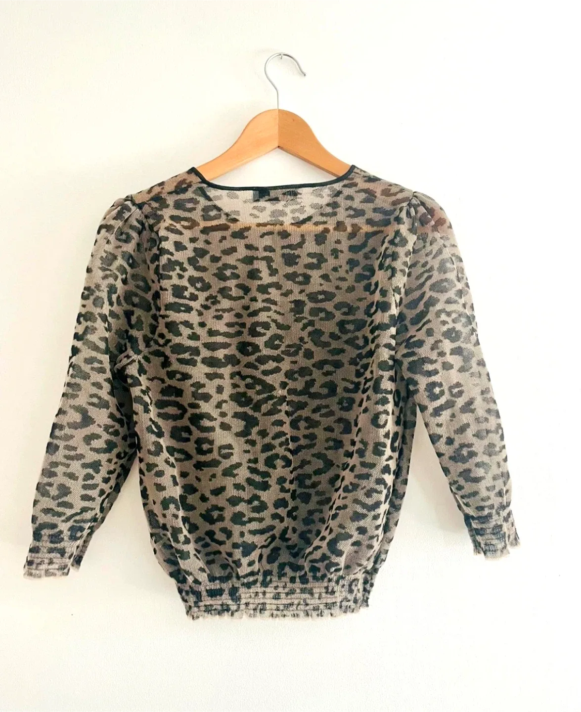 Zara Leopard Print top- Size M image indicator(5)