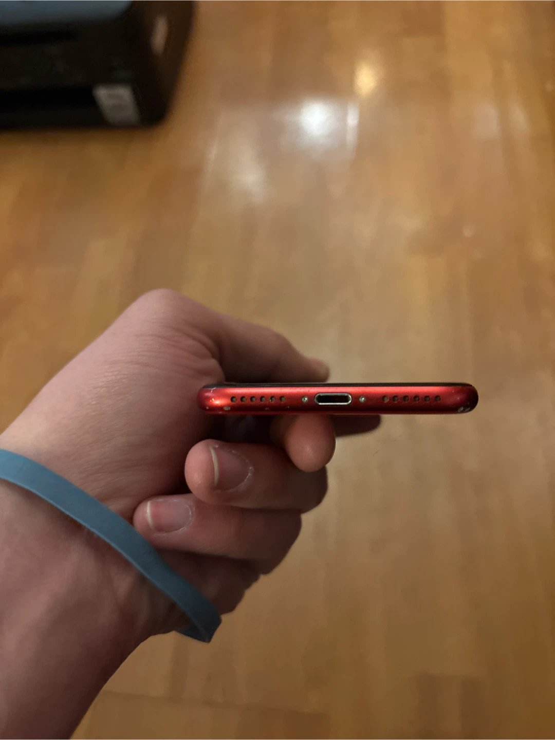 Apple iPhone SE (Product Red) - photo 3