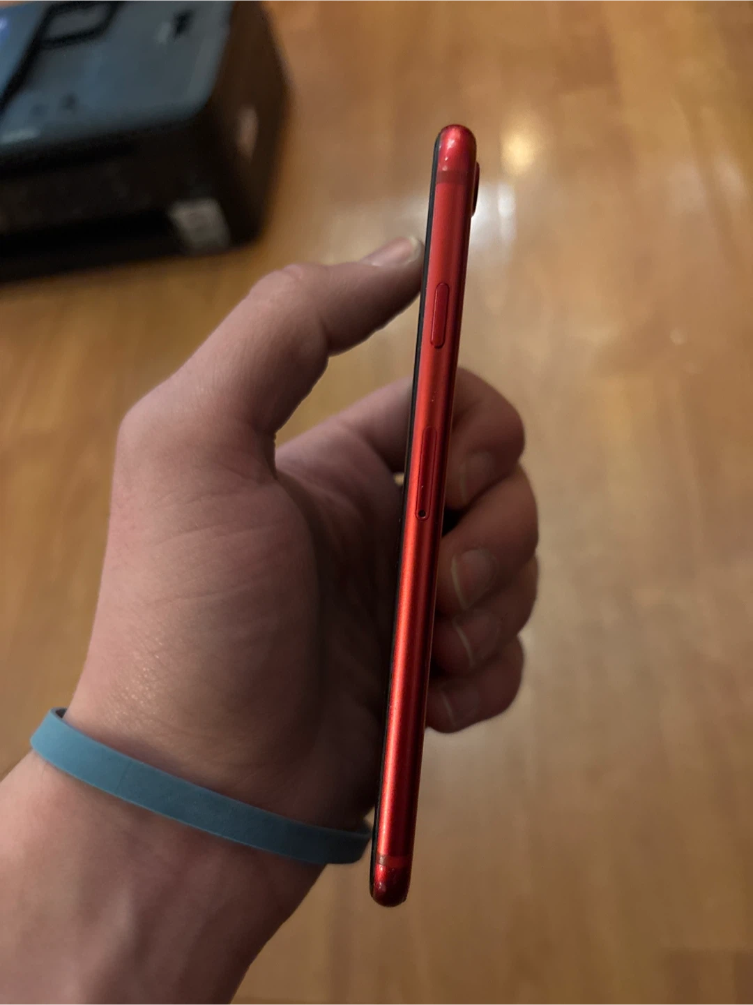 Apple iPhone SE (Product Red) - photo 4