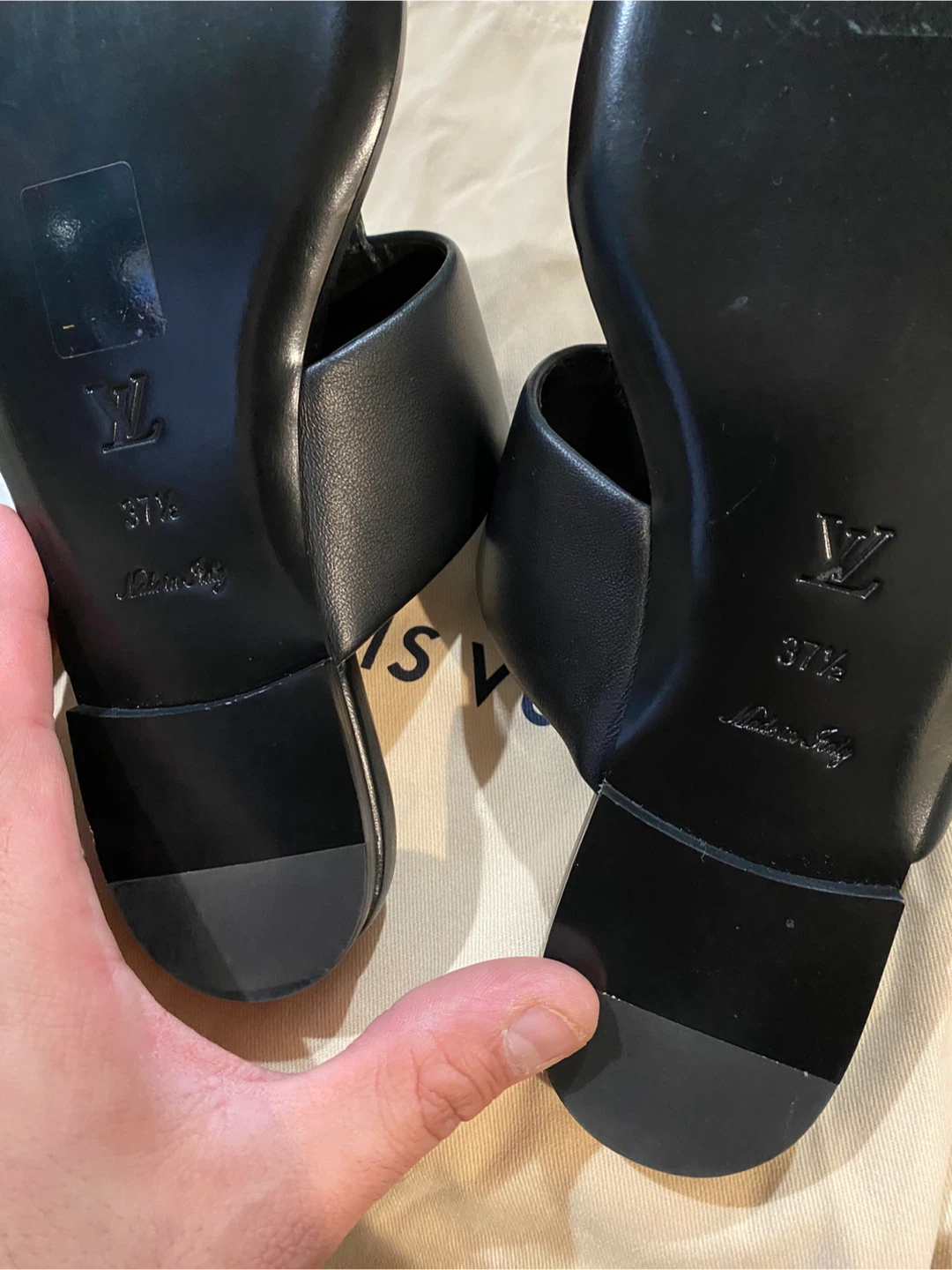 Louis Vuitton Black Leather Sandals Size 37.5 - photo 3