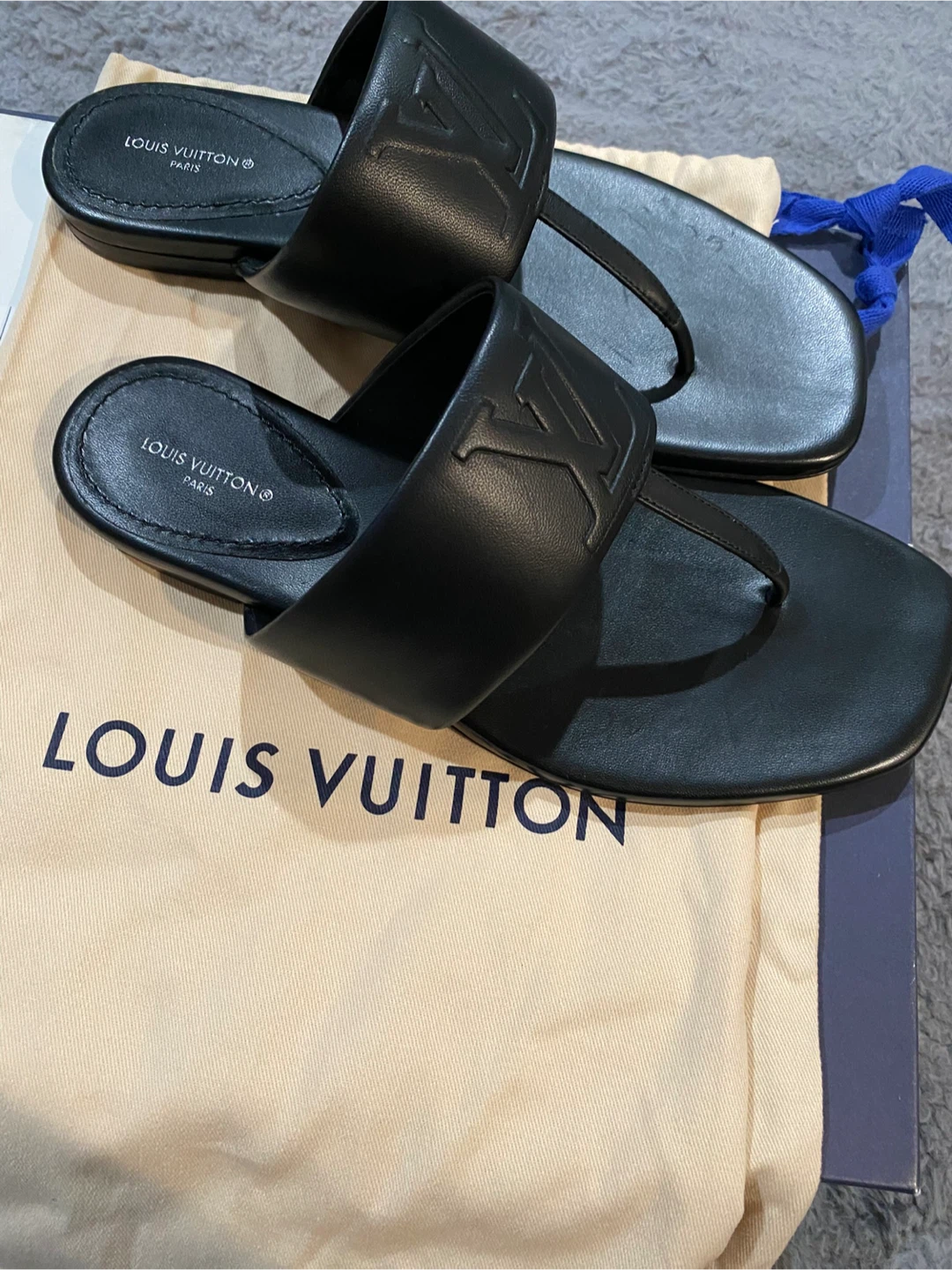 Louis Vuitton Black Leather Sandals Size 37.5 - photo 4