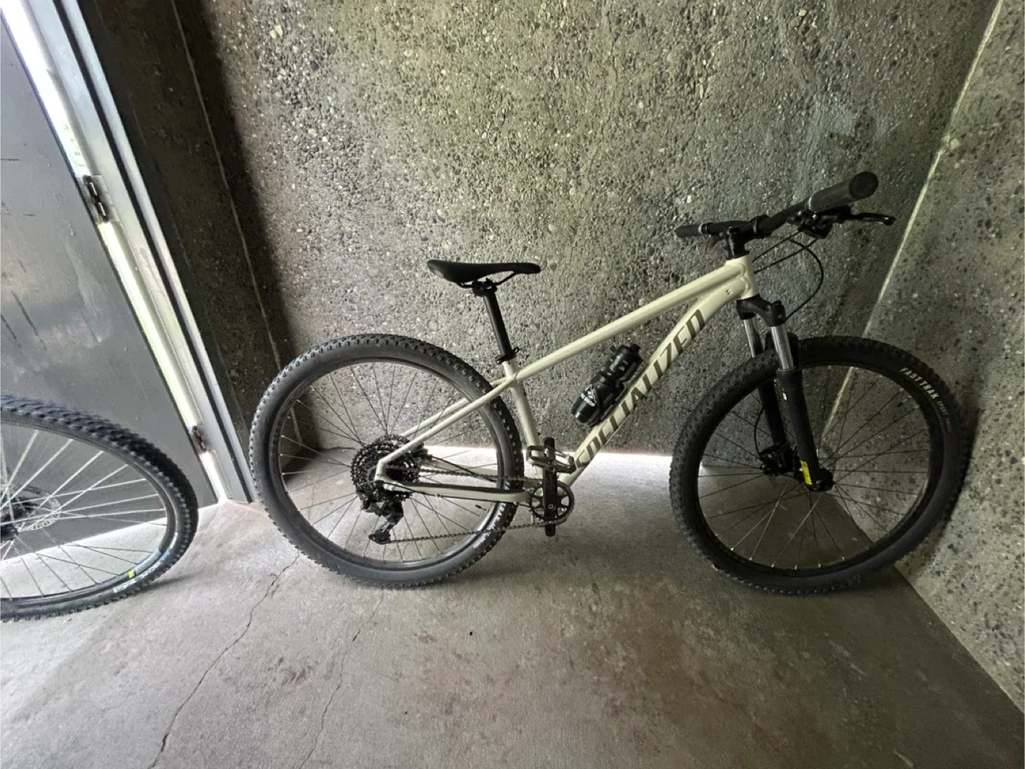 Specialized Rockhopper Mountain Bike image indicator(2)